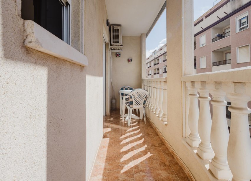 Resale - Apartment - Torrevieja - Playa del Acequión