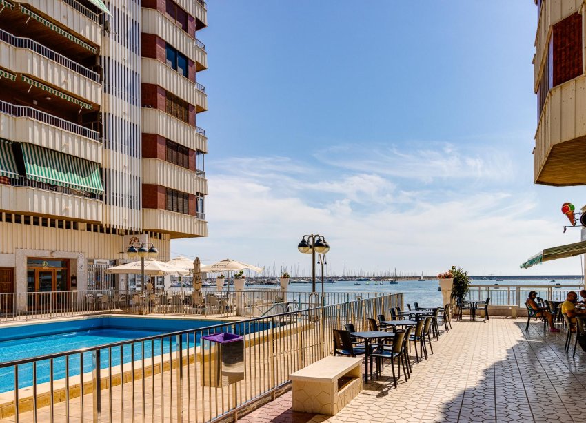 Resale - Apartment - Torrevieja - Playa del Acequión