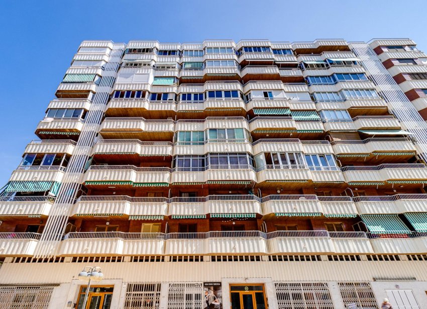 Resale - Apartment - Torrevieja - Playa del Acequión