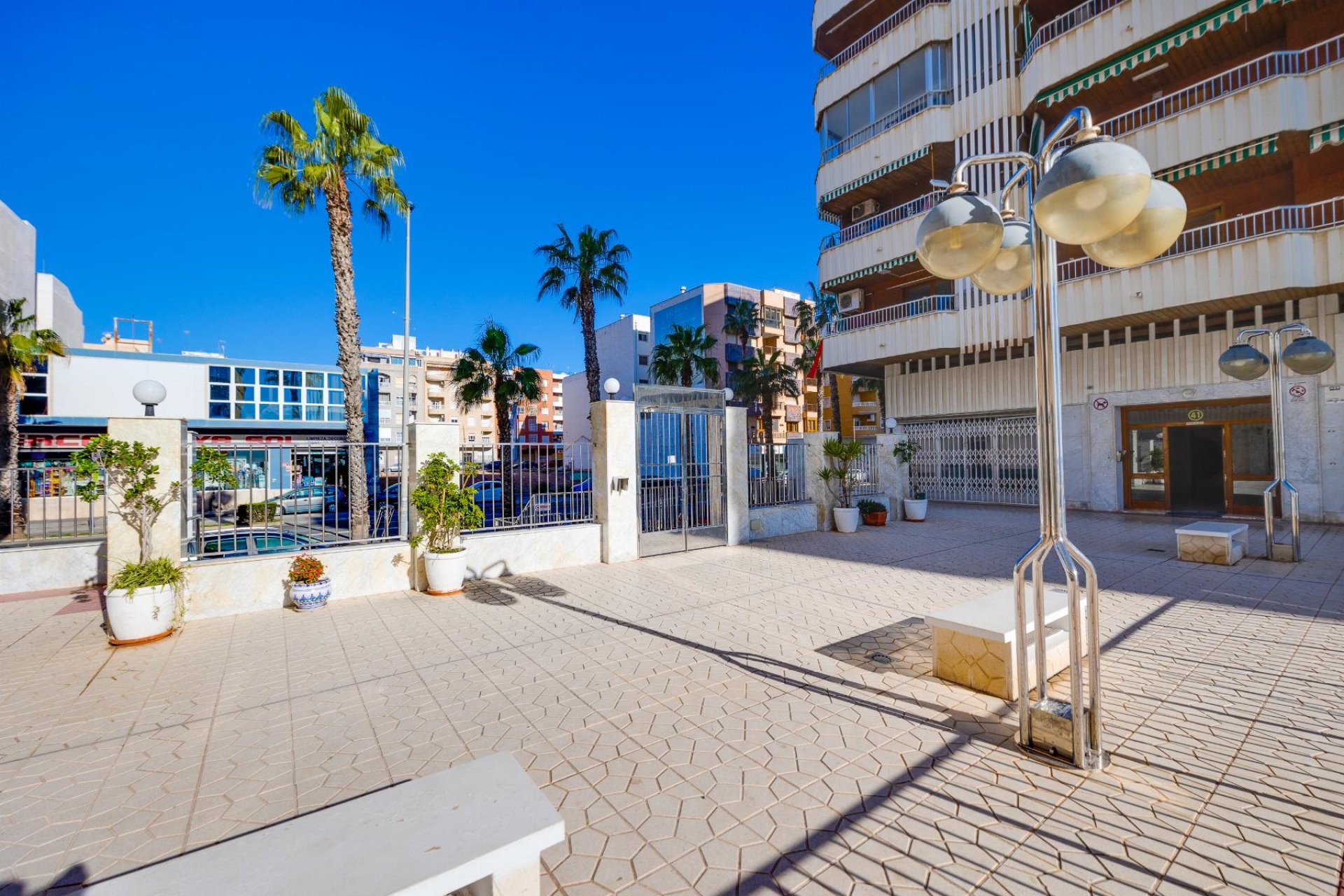 Resale - Apartment - Torrevieja - Playa del Acequión