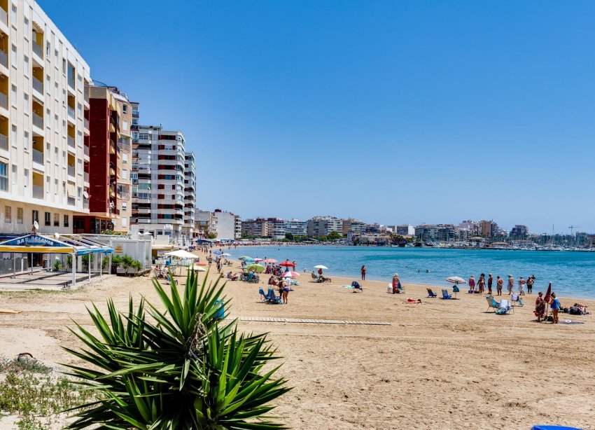 Resale - Apartment - Torrevieja - Playa del Acequión