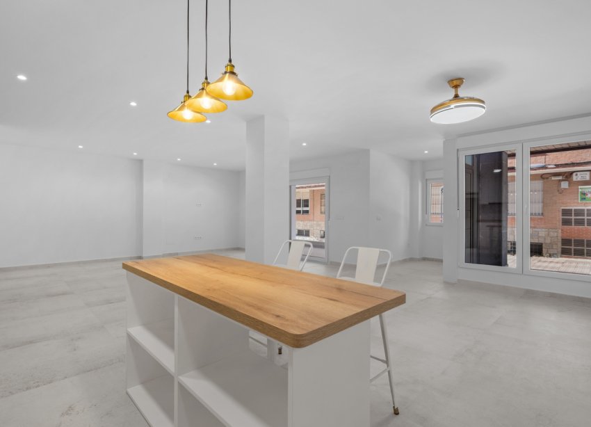 Resale - Apartment - Torrevieja - Playa del Acequión