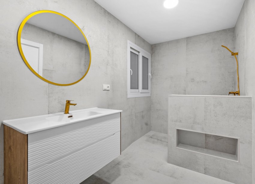 Resale - Apartment - Torrevieja - Playa del Acequión
