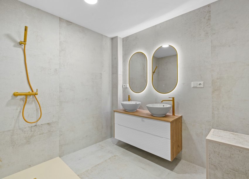 Resale - Apartment - Torrevieja - Playa del Acequión