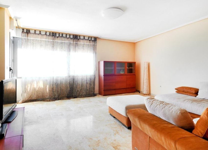 Resale - Apartment - Torrevieja - Playa del cura