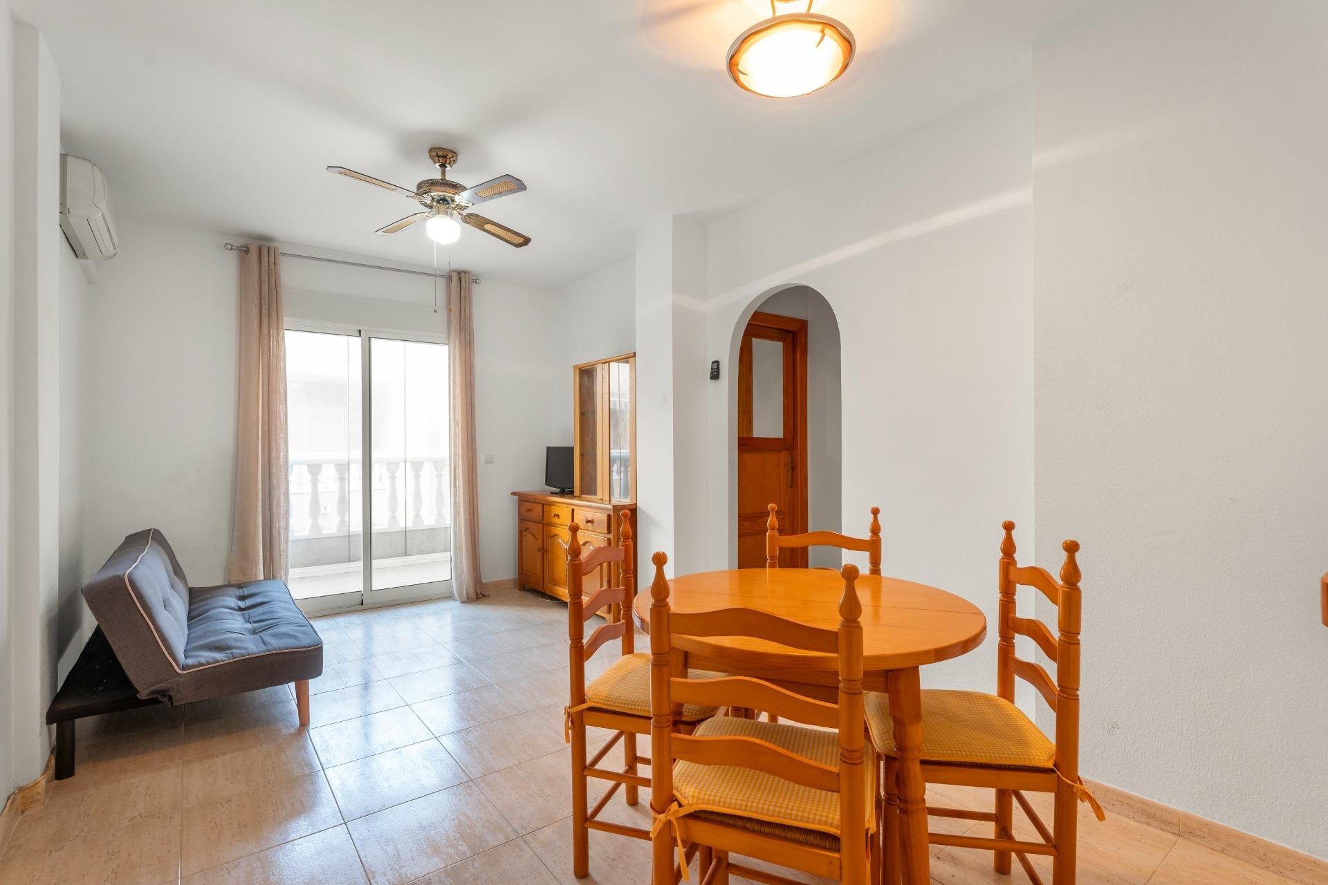 Resale - Apartment - Torrevieja - Playa del cura