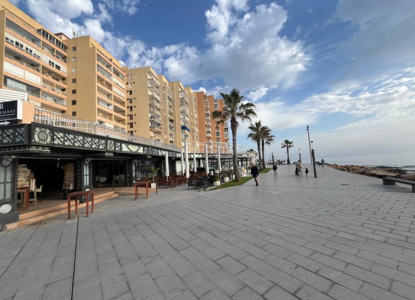 Resale - Apartment - Torrevieja - Playa del cura