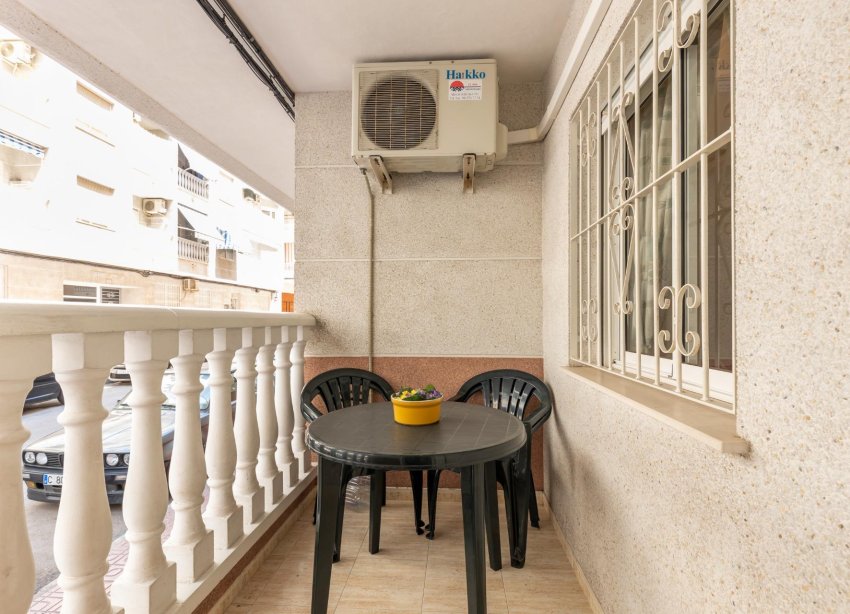 Resale - Apartment - Torrevieja - Playa del cura