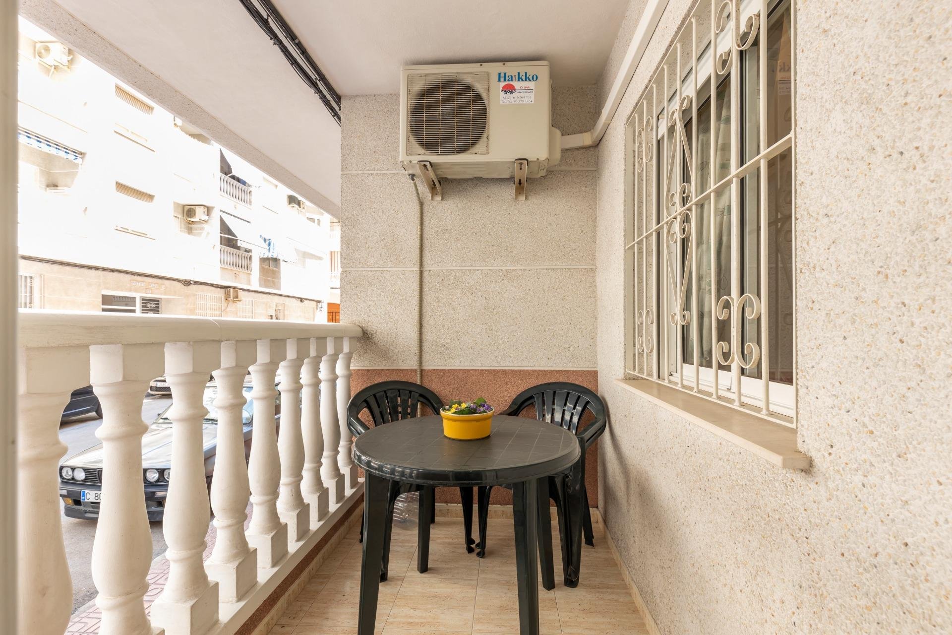 Resale - Apartment - Torrevieja - Playa del cura