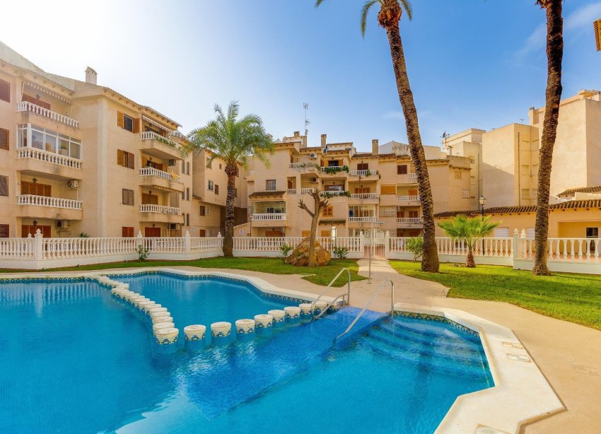 Resale - Apartment - Torrevieja - Playa del cura