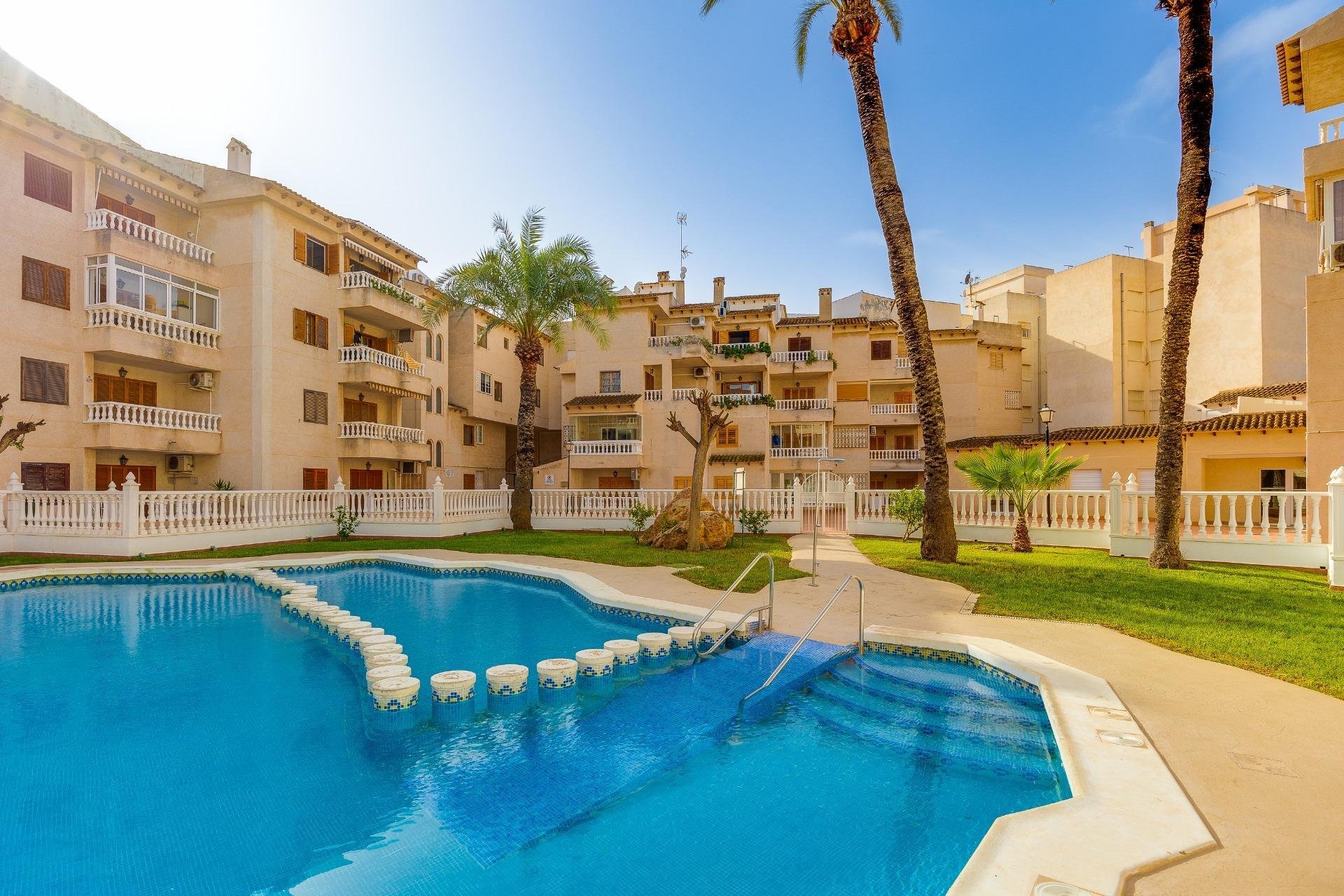 Resale - Apartment - Torrevieja - Playa del cura