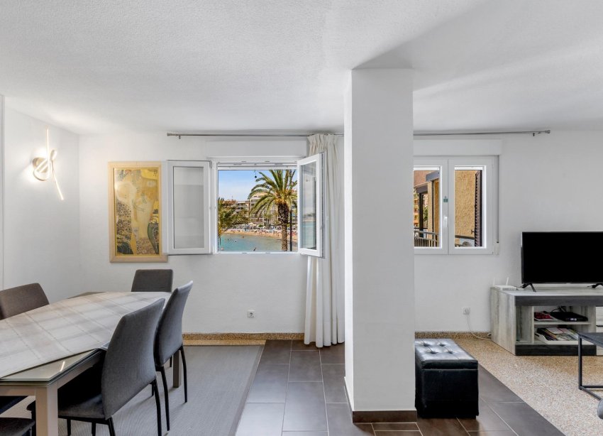 Resale - Apartment - Torrevieja - Playa del cura