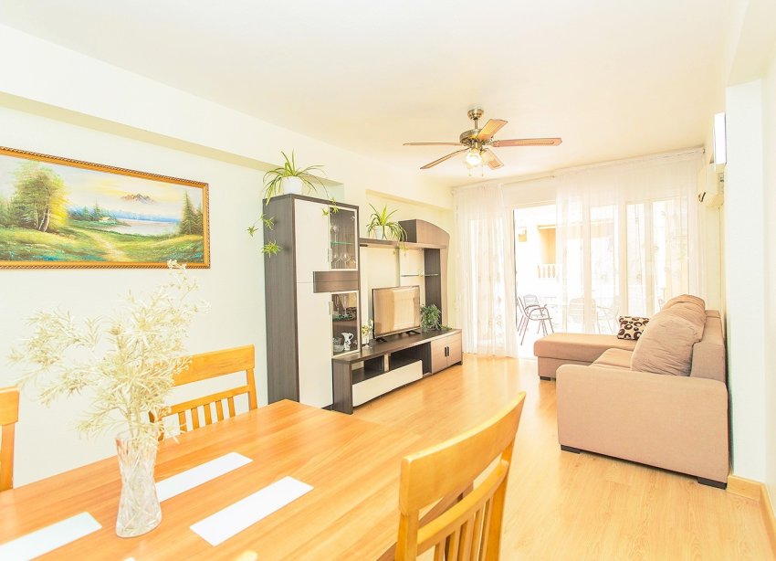 Resale - Apartment - Torrevieja - Playa del cura