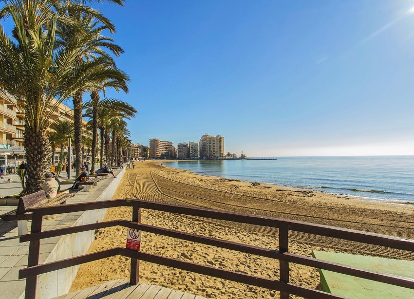 Resale - Apartment - Torrevieja - Playa del cura