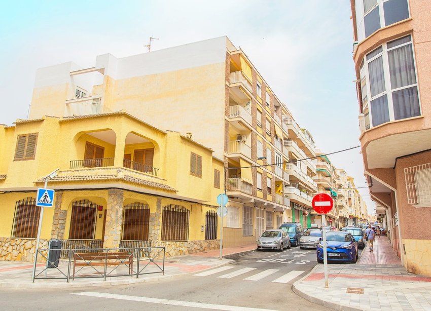 Resale - Apartment - Torrevieja - Playa del cura