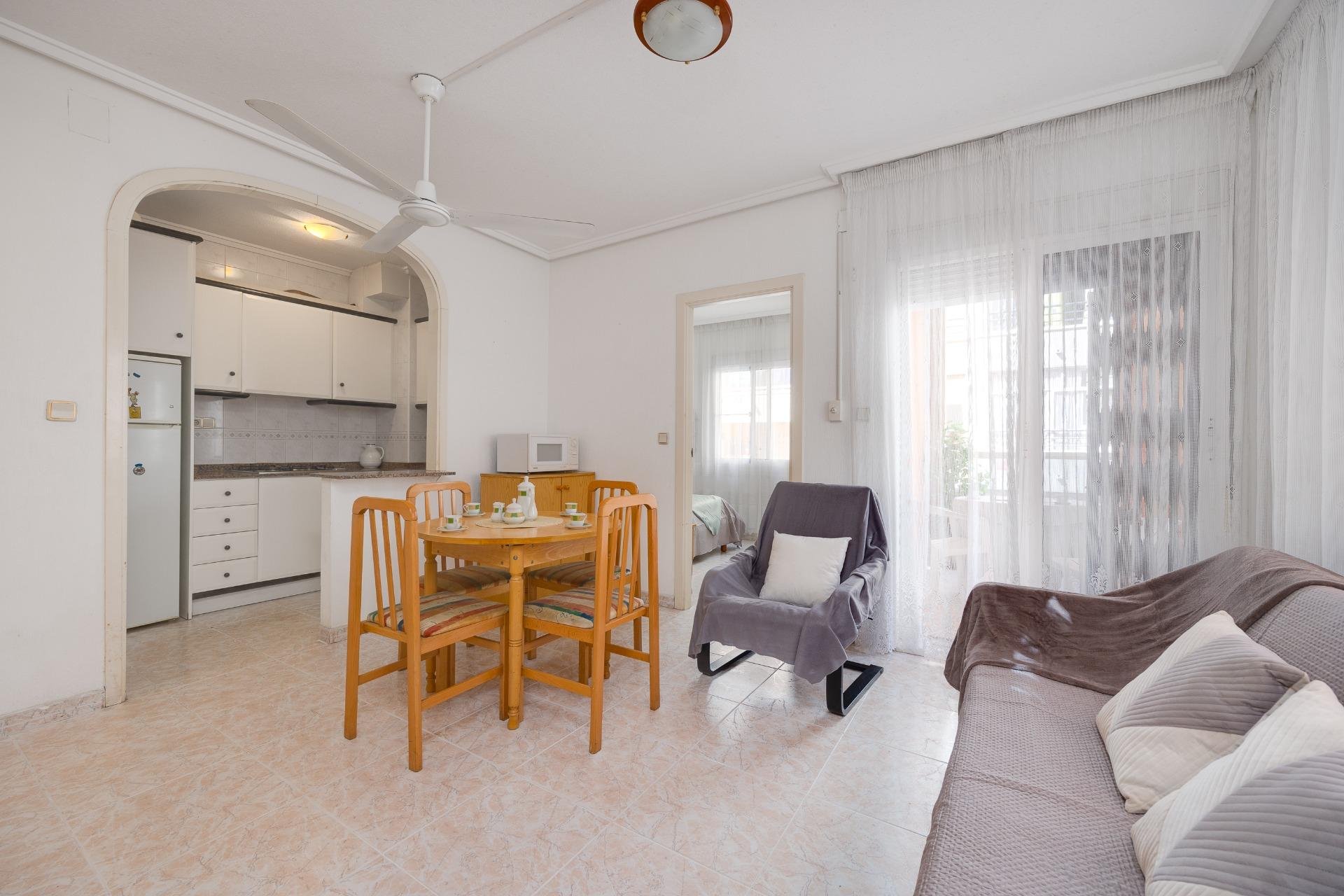 Resale - Apartment - Torrevieja - Playa del cura