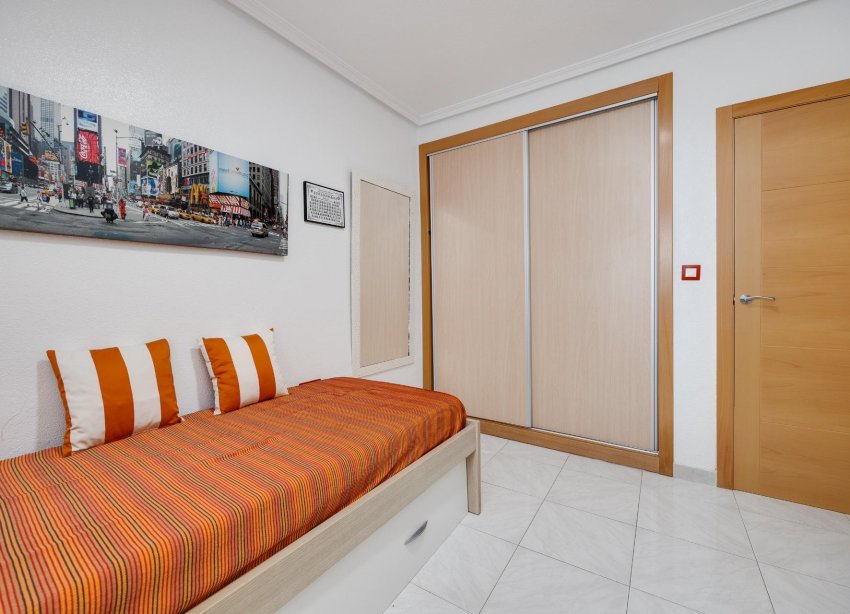 Resale - Apartment - Torrevieja - Playa del cura
