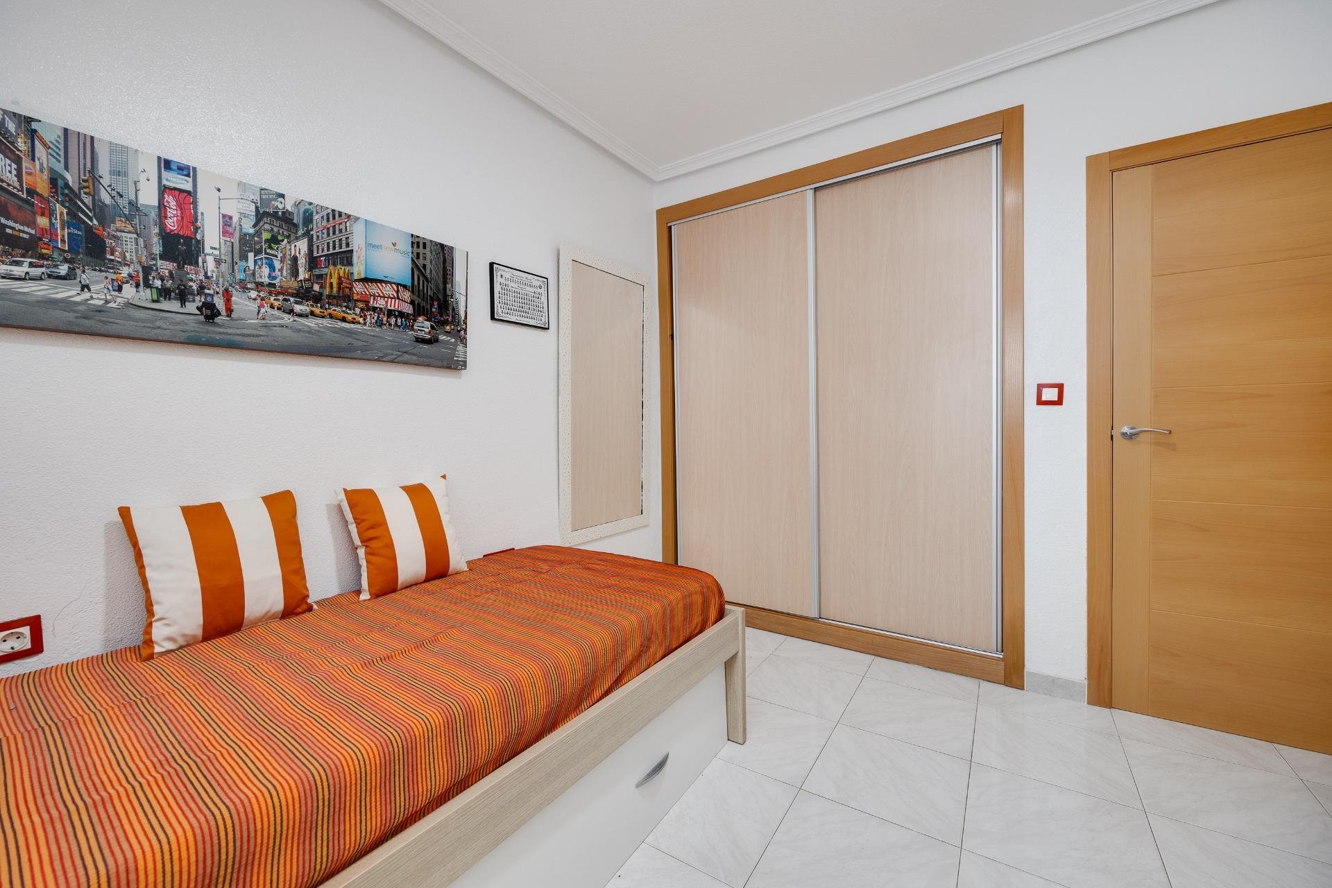 Resale - Apartment - Torrevieja - Playa del cura