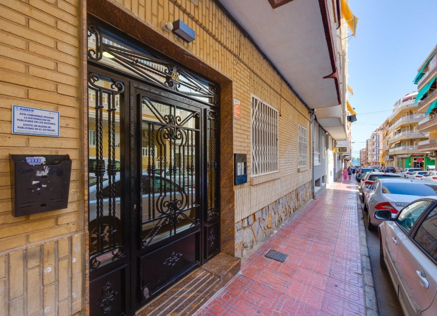 Resale - Apartment - Torrevieja - Playa del cura
