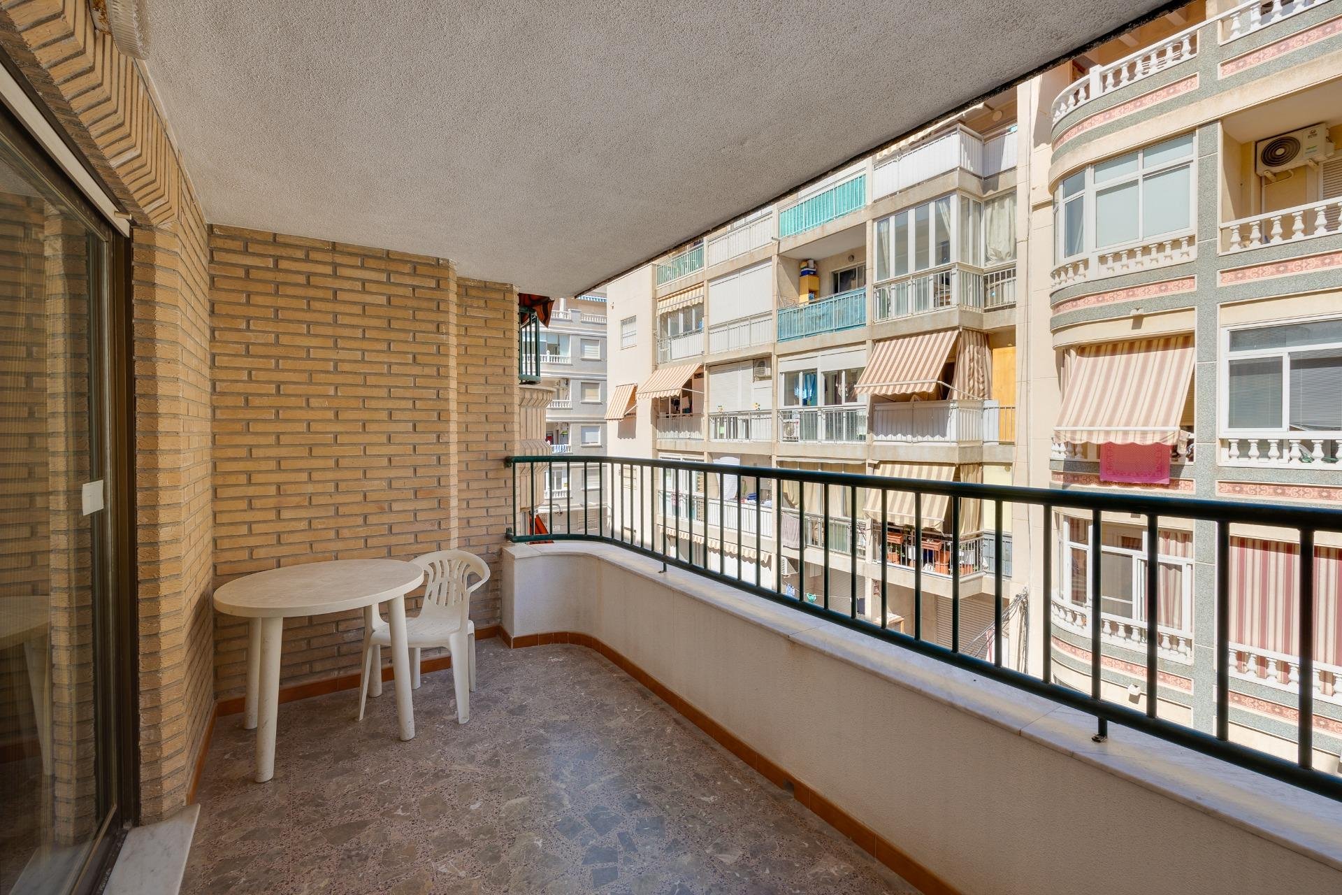 Resale - Apartment - Torrevieja - Playa del cura