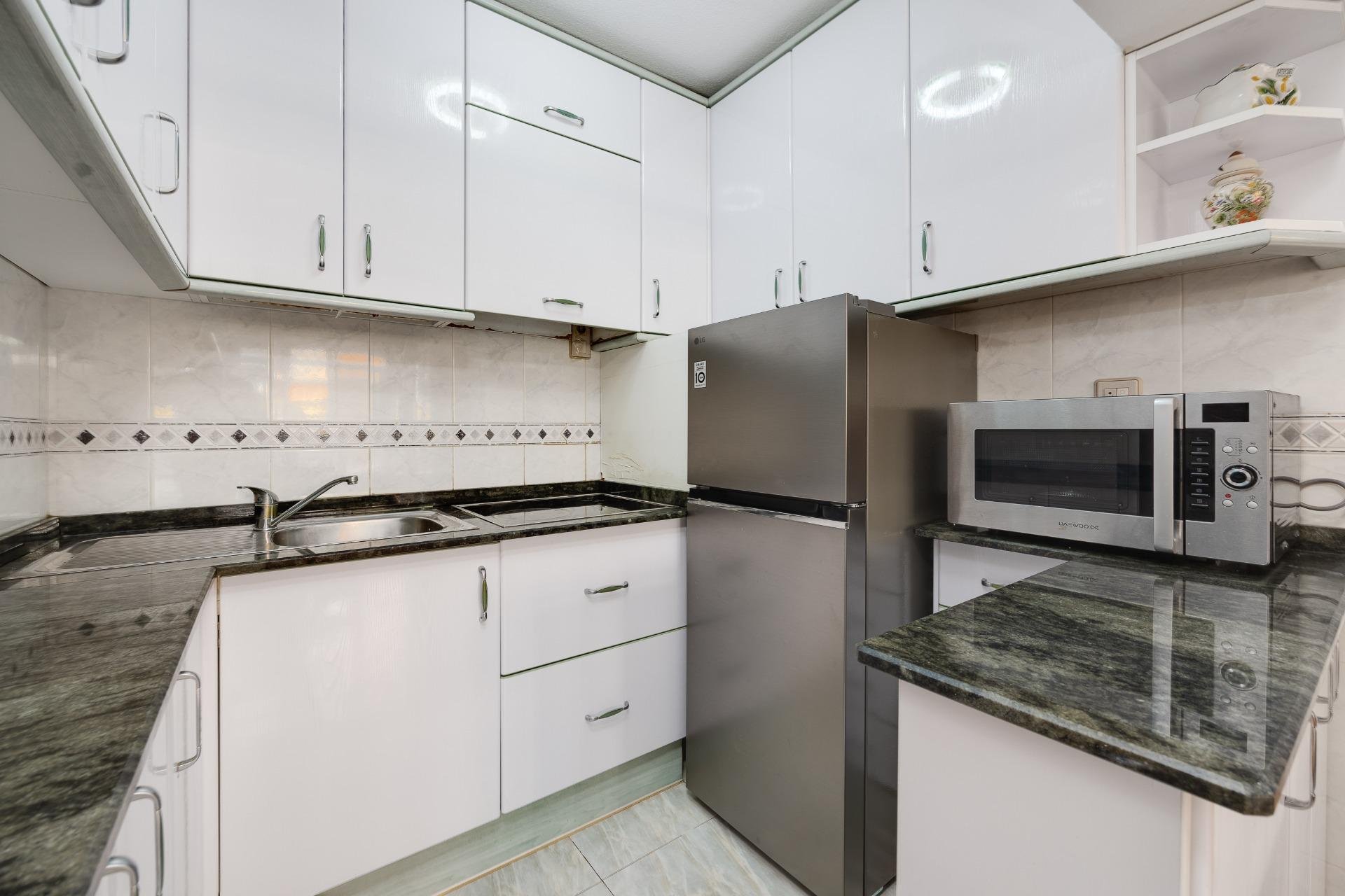 Resale - Apartment - Torrevieja - Playa del cura