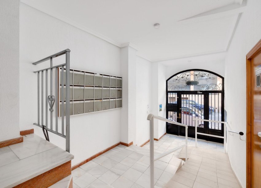 Resale - Apartment - Torrevieja - Playa del cura