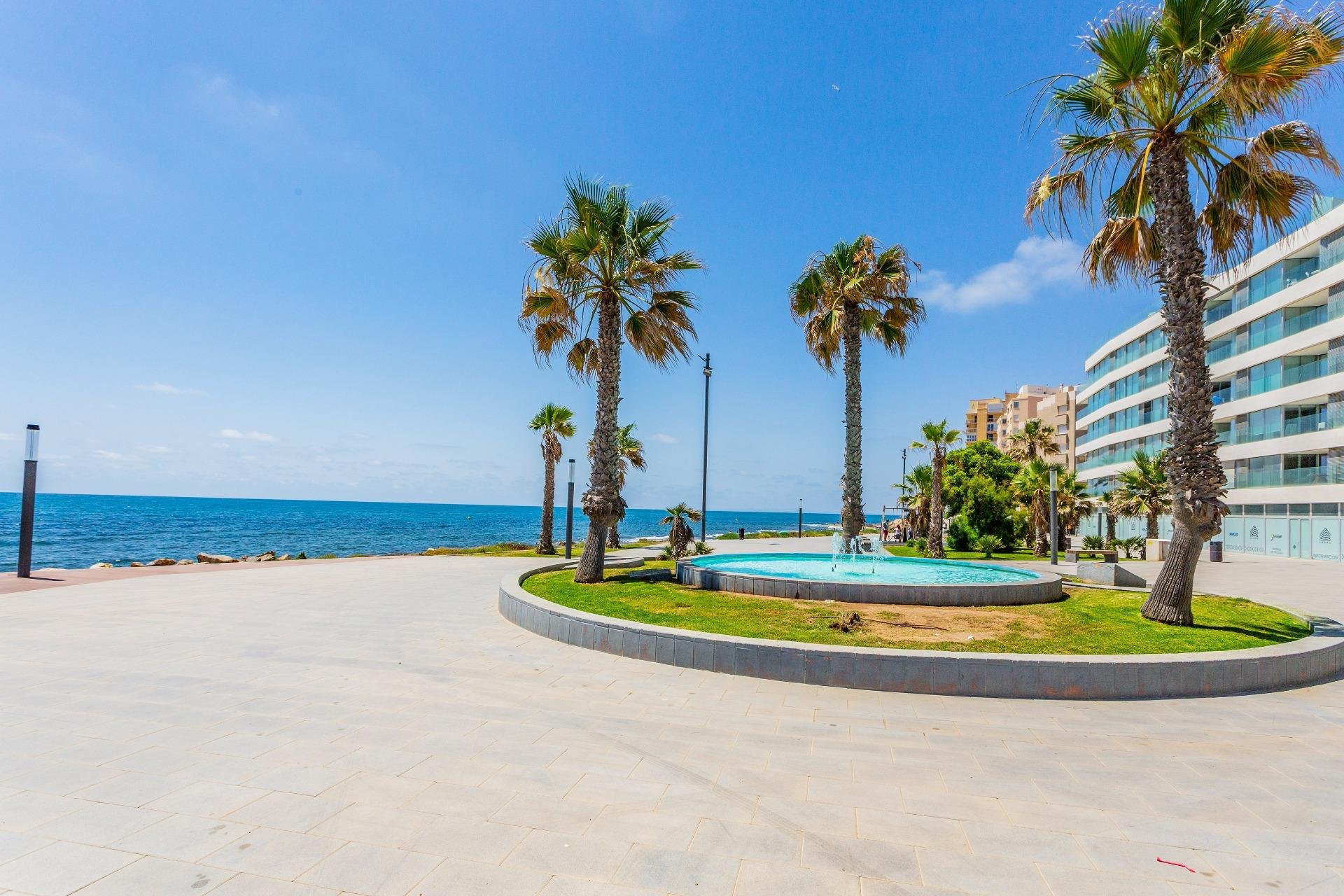 Resale - Apartment - Torrevieja - Playa del cura