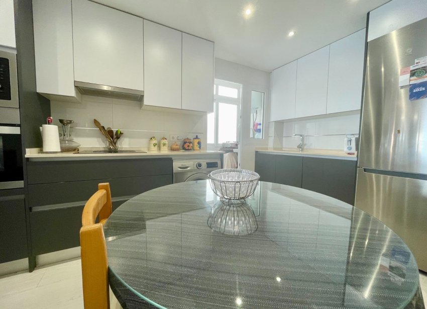 Resale - Apartment - Torrevieja - Playa del Cura