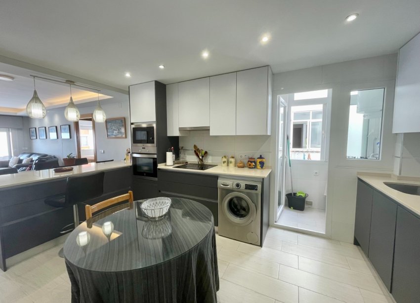 Resale - Apartment - Torrevieja - Playa del Cura