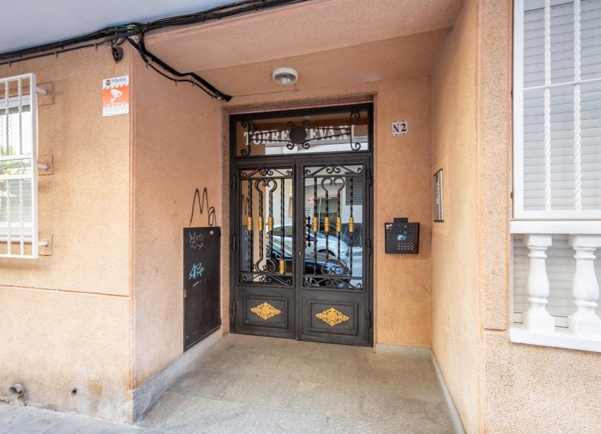 Resale - Apartment - Torrevieja - Playa del cura