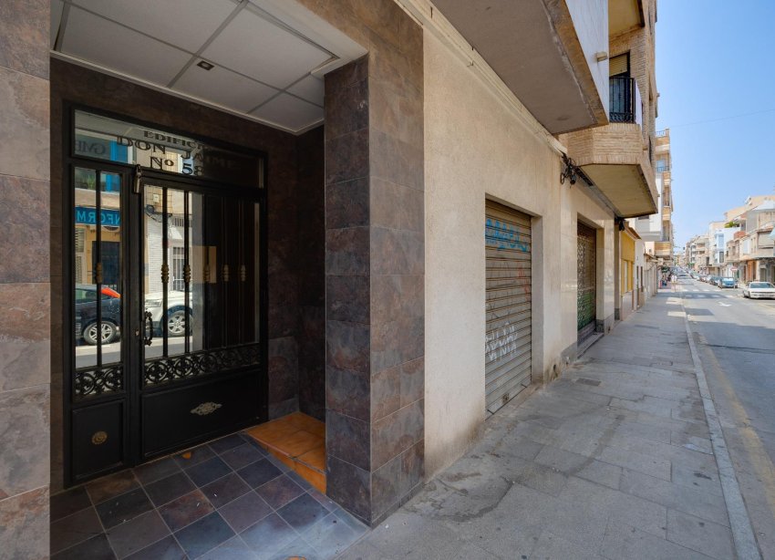 Resale - Apartment - Torrevieja - Playa del cura