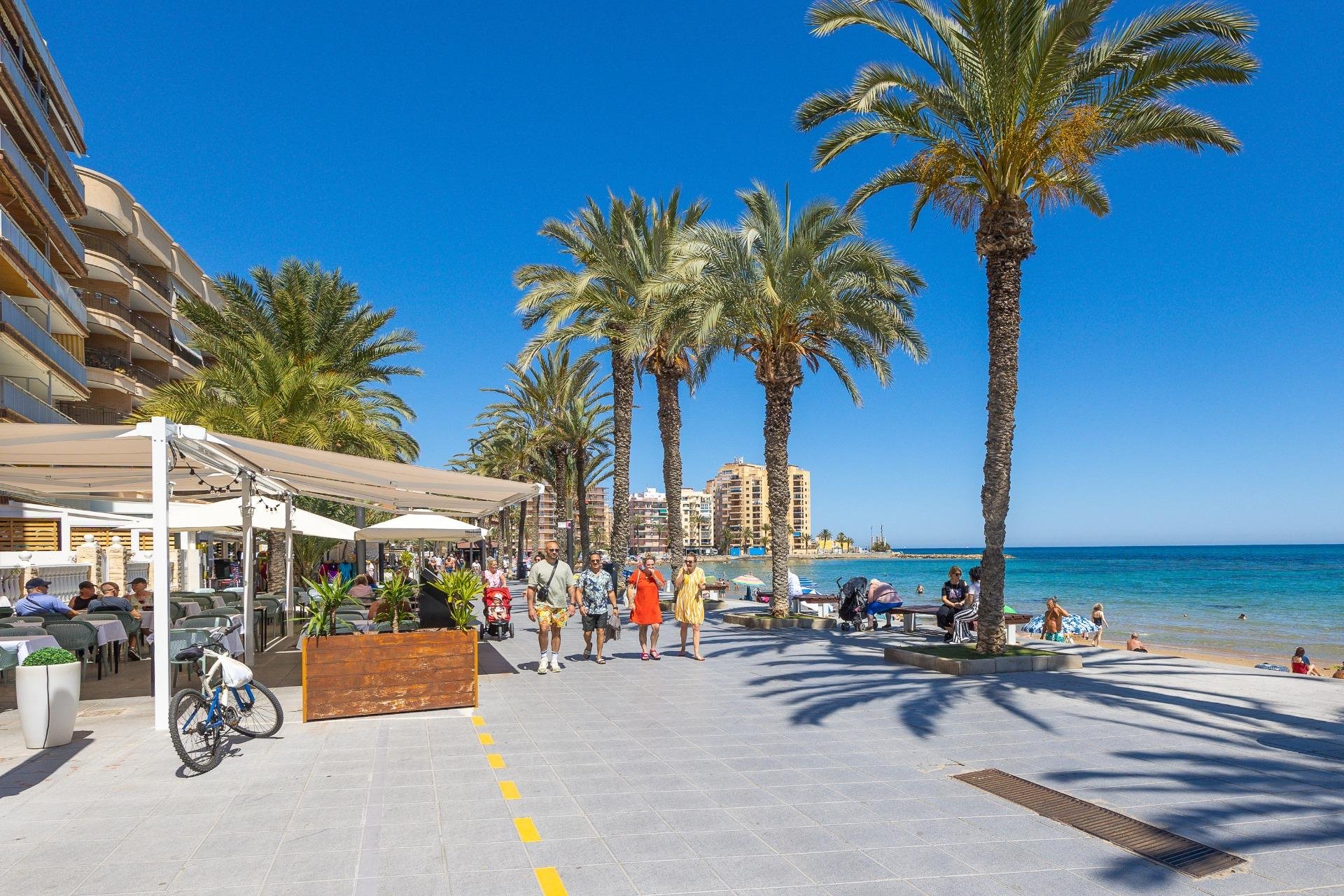 Resale - Apartment - Torrevieja - Playa del cura