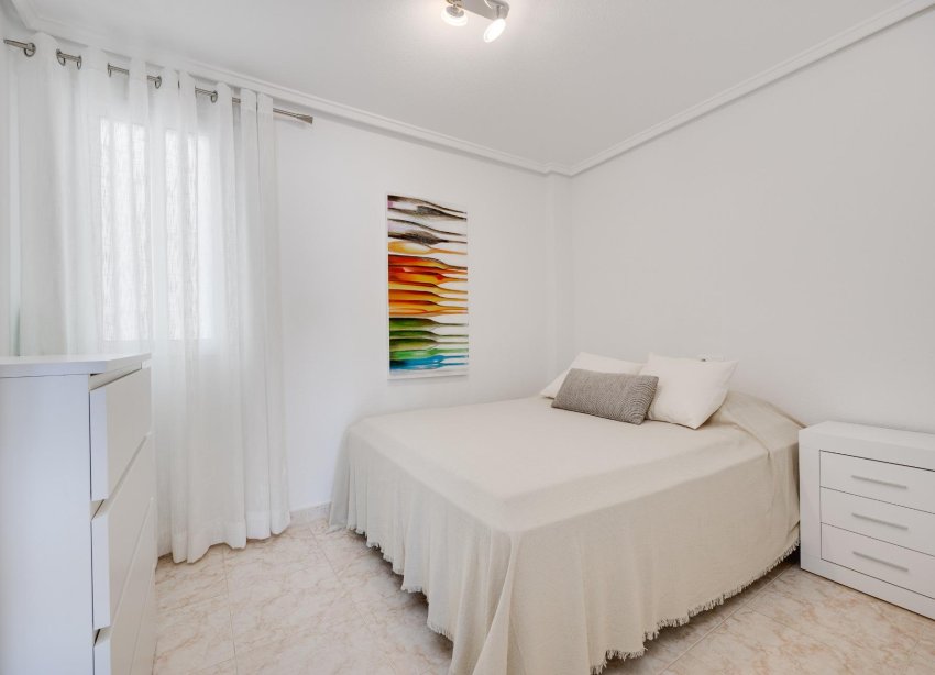 Resale - Apartment - Torrevieja - Playa del cura
