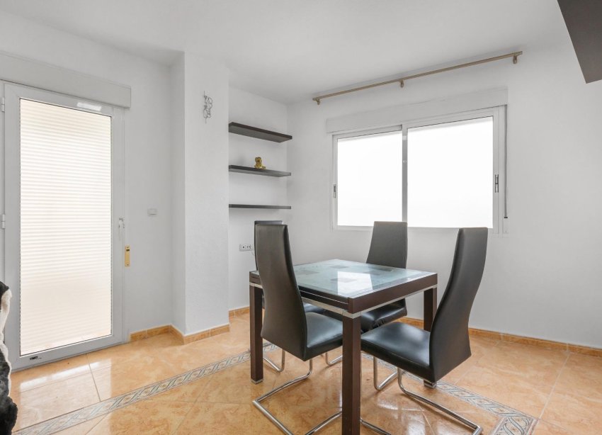 Resale - Apartment - Torrevieja - Playa del cura