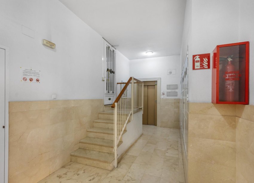 Resale - Apartment - Torrevieja - Playa del cura
