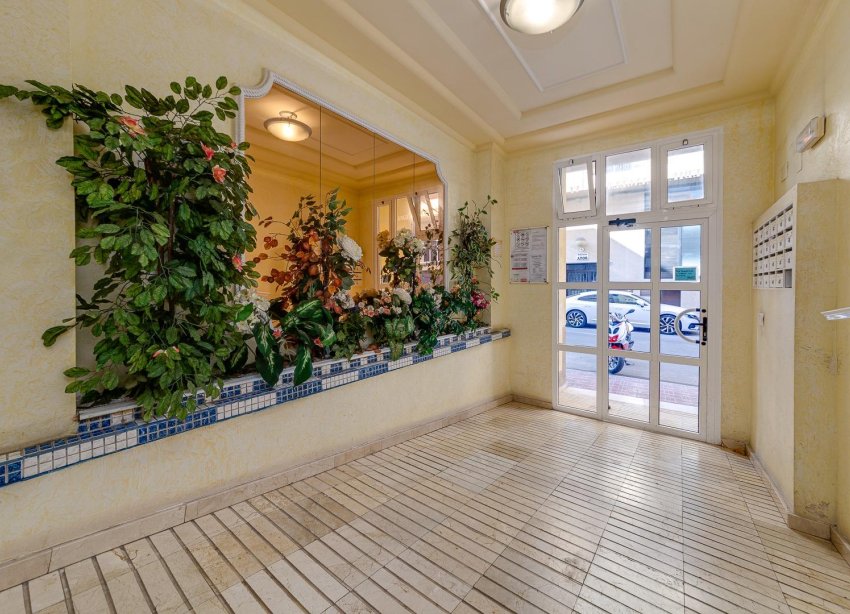 Resale - Apartment - Torrevieja - Playa del cura