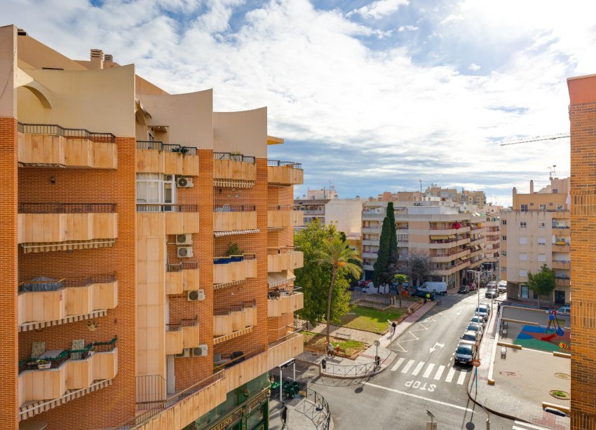 Resale - Apartment - Torrevieja - Playa del cura