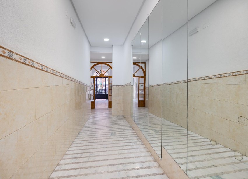 Resale - Apartment - Torrevieja - Playa del cura