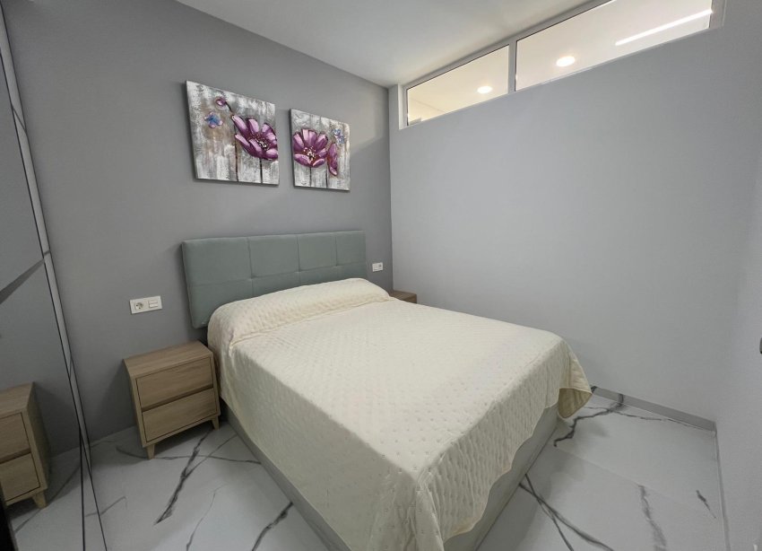 Resale - Apartment - Torrevieja - Playa del cura