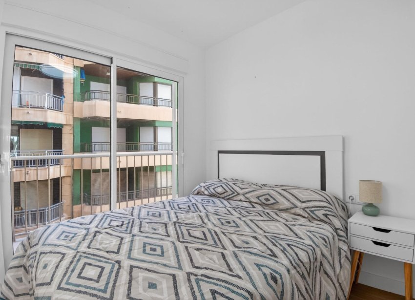 Resale - Apartment - Torrevieja - Playa del cura