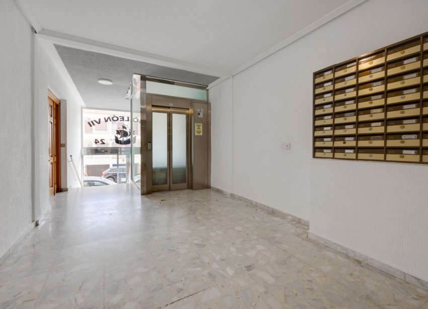 Resale - Apartment - Torrevieja - Playa del Cura