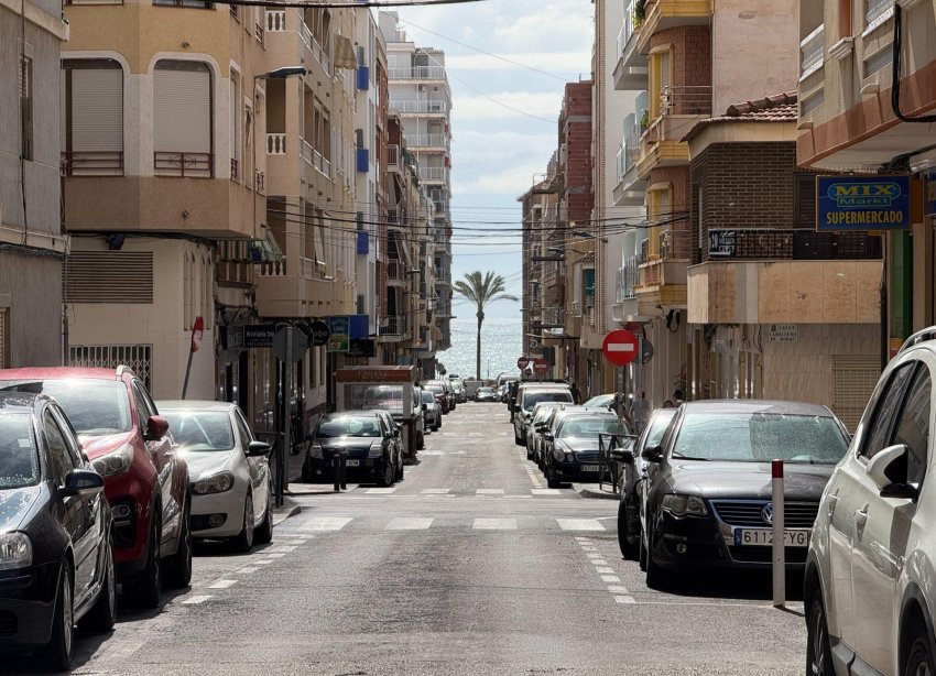 Resale - Apartment - Torrevieja - Playa del cura
