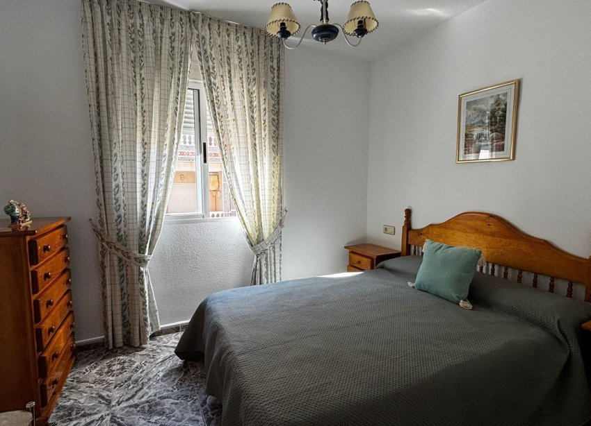 Resale - Apartment - Torrevieja - Playa del cura