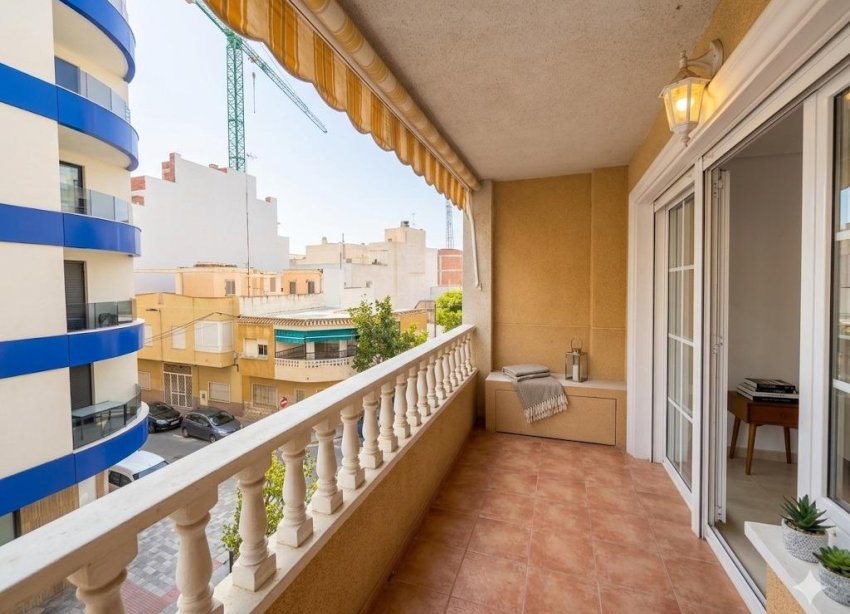 Resale - Apartment - Torrevieja - Playa del cura