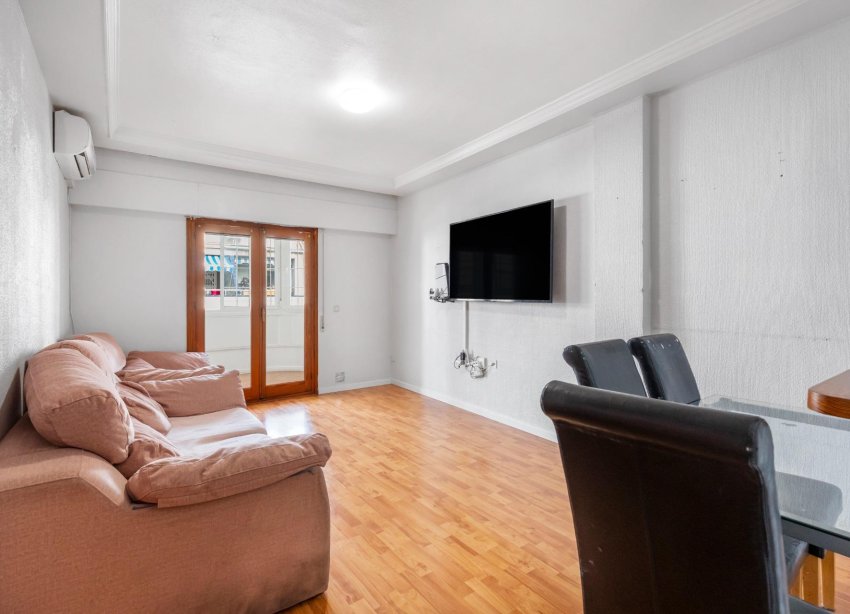 Resale - Apartment - Torrevieja - Playa del cura