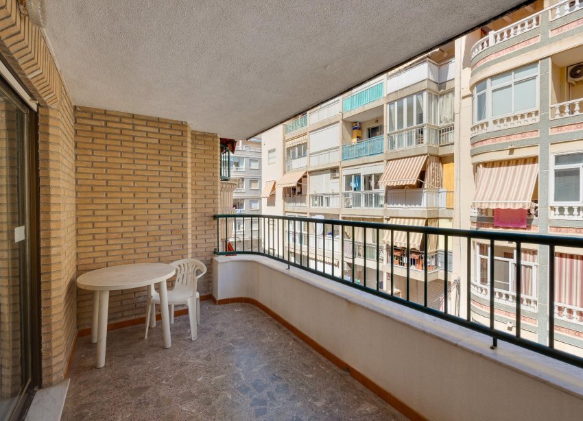 Resale - Apartment - Torrevieja - Playa del cura
