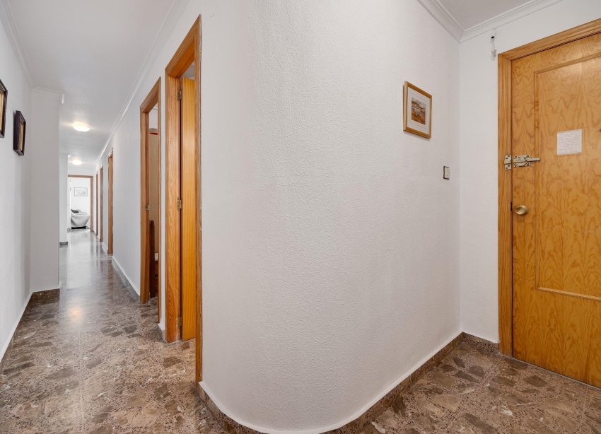 Resale - Apartment - Torrevieja - Playa del cura