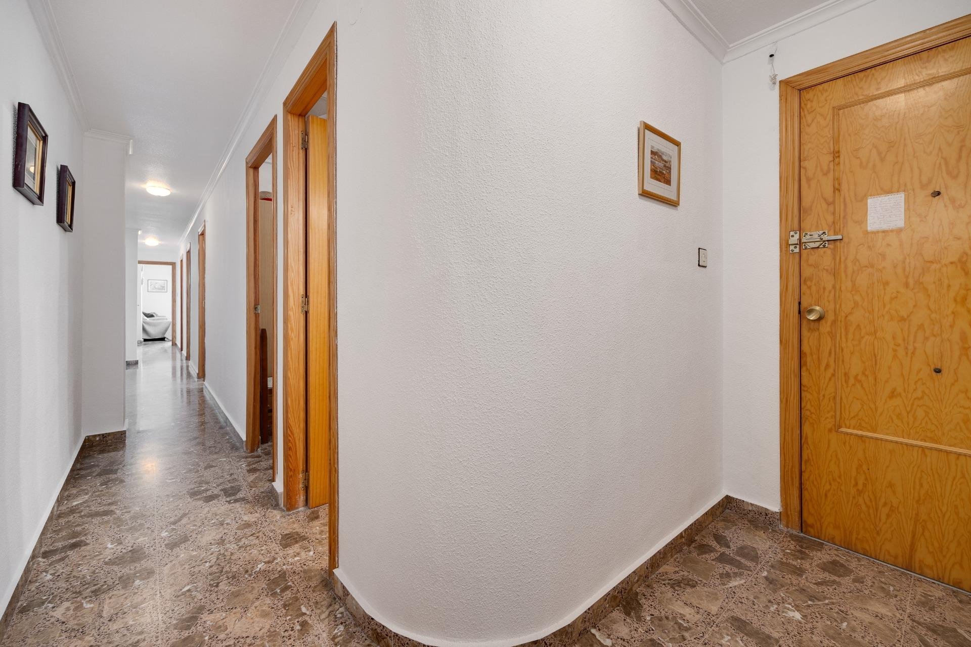 Resale - Apartment - Torrevieja - Playa del cura