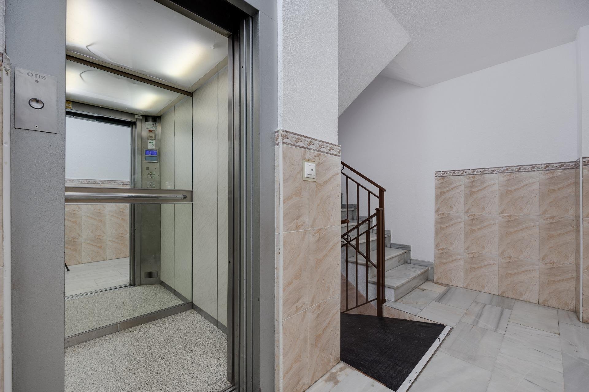 Resale - Apartment - Torrevieja - Playa del cura