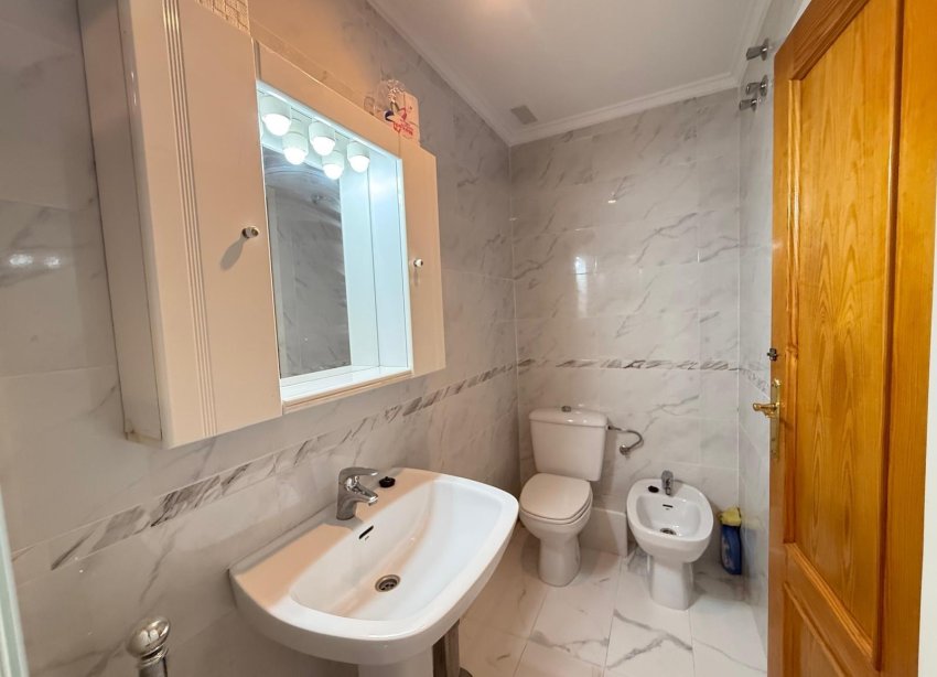 Resale - Apartment - Torrevieja - Playa del cura